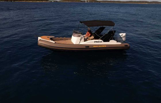 Motorboat Aquamax B23f 150hp