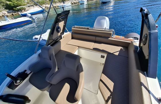 Motorboat Aquamax B23f 150hp