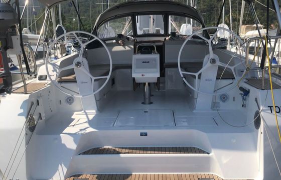 Sailboat Bavaria Cruiser 46 14.27m