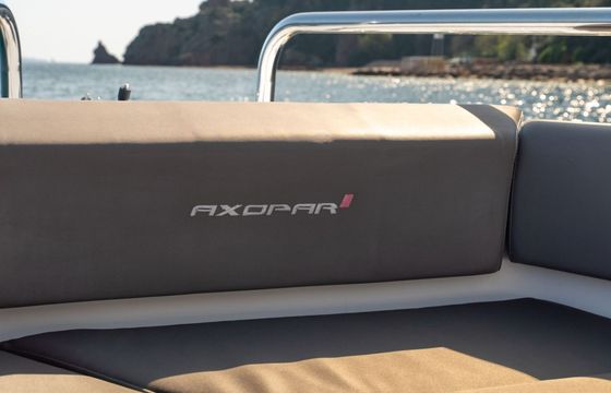 Motorboat Axopar TTOP 28 350hp