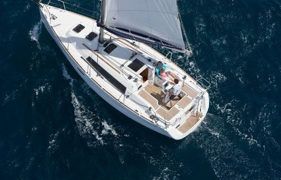 Sailboat Bénéteau Oceanis 31 9m
