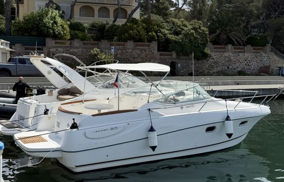 Motorboat Jeanneau Leader 805 320hp
