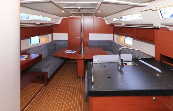 Sailboat Hanse Hanse 388 11.4m