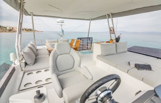 Catamaran Fountaine Pajot 44 Power 13.4m