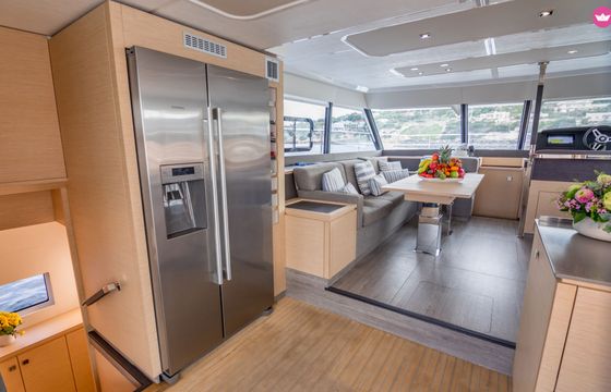 Catamaran Fountaine Pajot 44 Power 13.4m