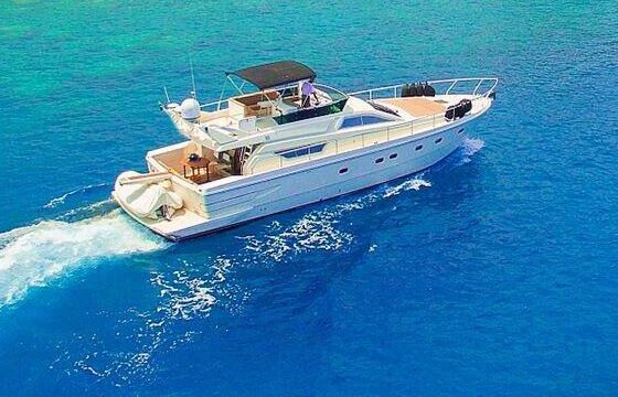 Motorboat Ferretti 52 Fly S 800hp