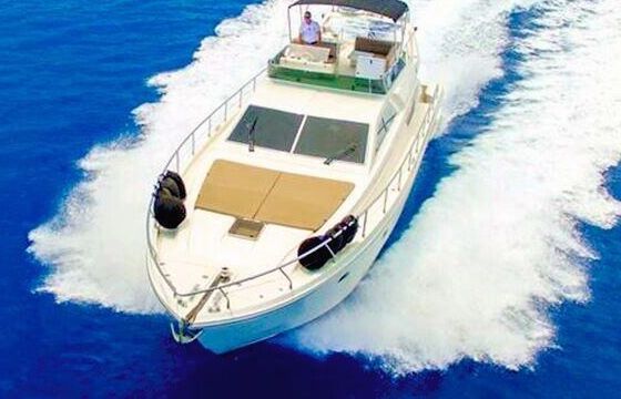 Motorboat Ferretti 52 Fly S 800hp