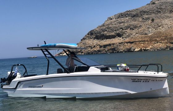 Motorboat Axopar 25 CROSS TOP 200hp