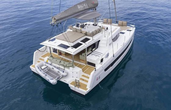 Catamaran Catana Group Bali 4.6 - 5 + 1 cab. 14m