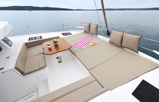 Catamaran Catana Group Bali 4.6 - 5 + 1 cab. 14m