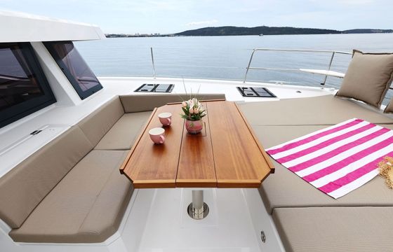 Catamaran Catana Group Bali 4.6 - 5 + 1 cab. 14m