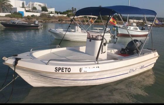 Boat without licence  Gasolina incluida Cala 450 15hp