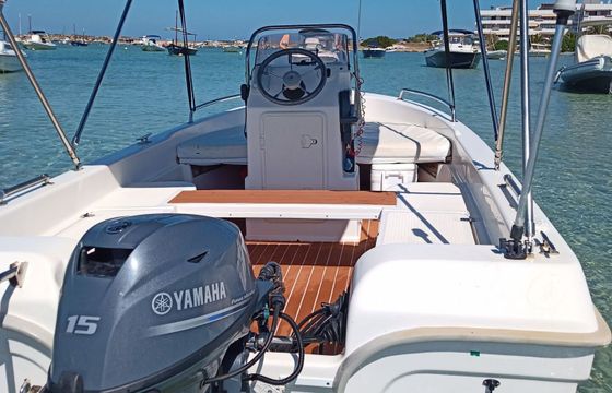 Boat without licence  Gasolina incluida Cala 450 15hp