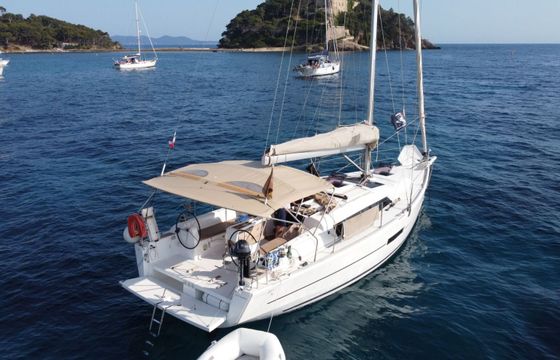 Sailboat Dufour 382 GL 11.9m
