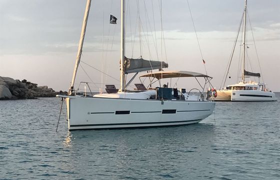Sailboat Dufour 382 GL 11.9m