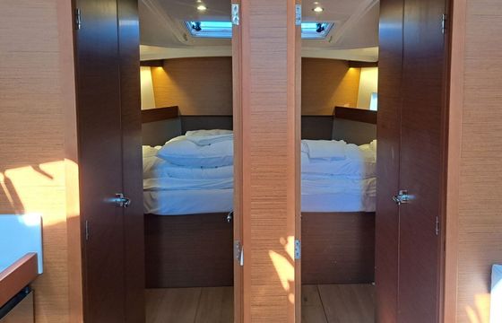Sailboat Jeanneau Sun Odyssey 490 14.33m