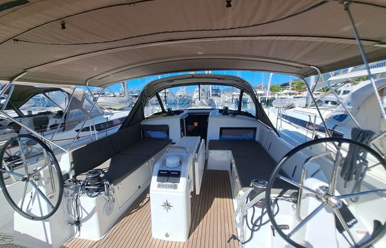 Sailboat Jeanneau Sun Odyssey 490 14.33m