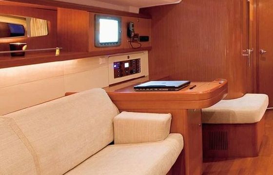 Sailboat BENETEAU OCEANIS 54 15.6m