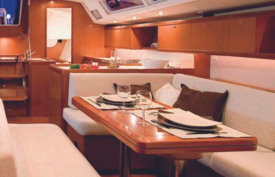 Sailboat BENETEAU OCEANIS 54 15.6m