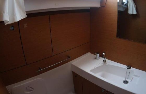Sailboat Jeanneau Sun Odyssey 469 14.05m