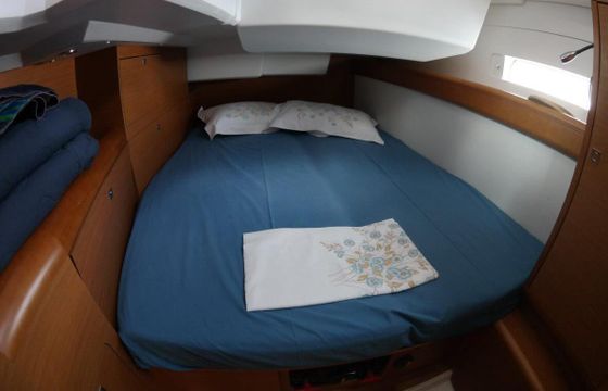 Sailboat Jeanneau Sun Odyssey 469 14.05m
