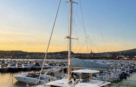 Catamaran Lagoon 46 - ICONIC 14.5m