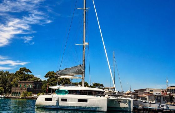 Catamaran Lagoon 46 - ICONIC 14.5m
