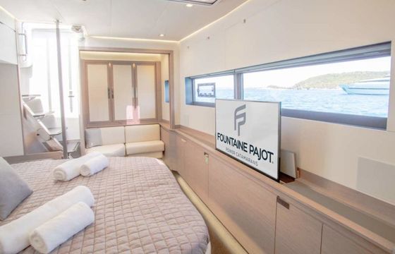 Catamaran Fountaine Pajot Power 67 20.3m