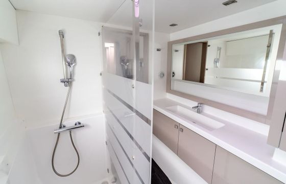 Catamaran Fountaine Pajot Astrea 42 with watermaker &amp; A/C - PLUS 12.58m