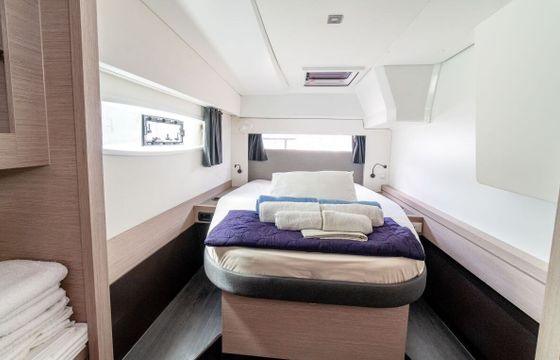 Catamaran Fountaine Pajot Astrea 42 with watermaker &amp; A/C - PLUS 12.58m