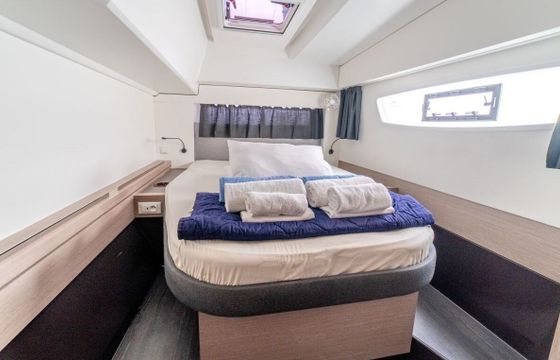 Catamaran Fountaine Pajot Astrea 42 with watermaker &amp; A/C - PLUS 12.58m