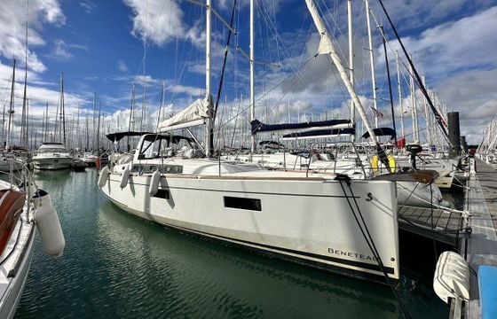 Sailboat Bénéteau Oceanis 38.1 11m