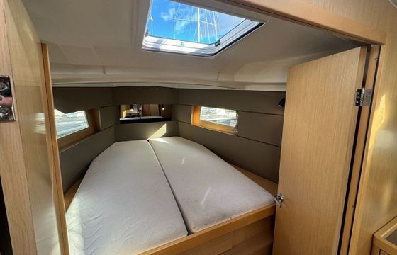 Sailboat Bénéteau Oceanis 38.1 11m