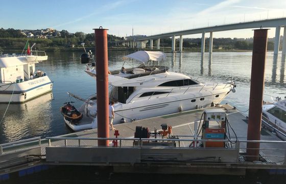 Motorboat Beneteau princess 56