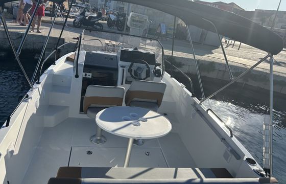 Motorboat Beneteau Flyer 7 200hp