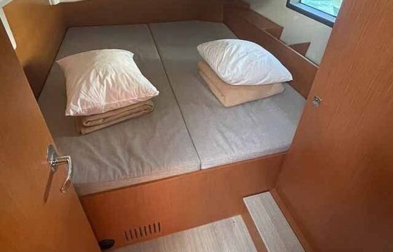 Sailboat Bavaria Yachtbau Bavaria C42 12m