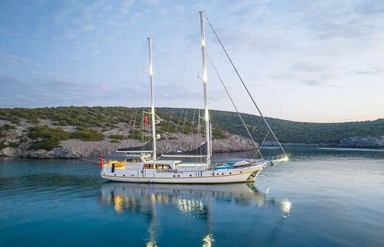 Sailboat LUCKY YOU MOTORSAILOR 37m