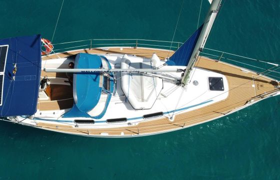 Sailboat Bavaria Cruiser 32 9.85m