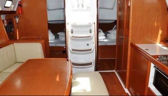 Sailboat Beneteau Cyclades 43.4 13.26m