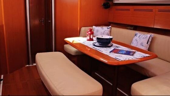Sailboat Beneteau Cyclades 43.4 13.26m