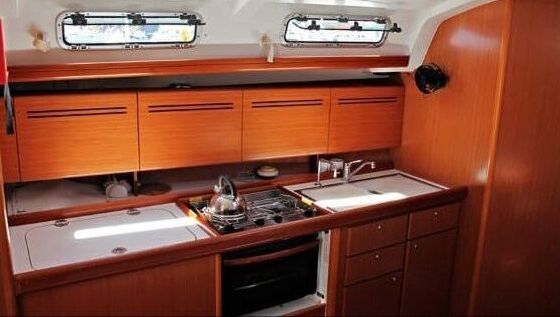 Sailboat Beneteau Cyclades 43.4 13.26m