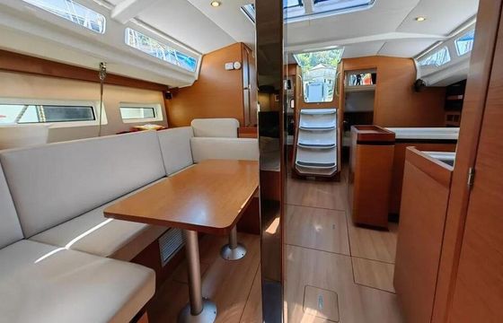 Sailboat Jeanneau Sun Odyssey 440 13m