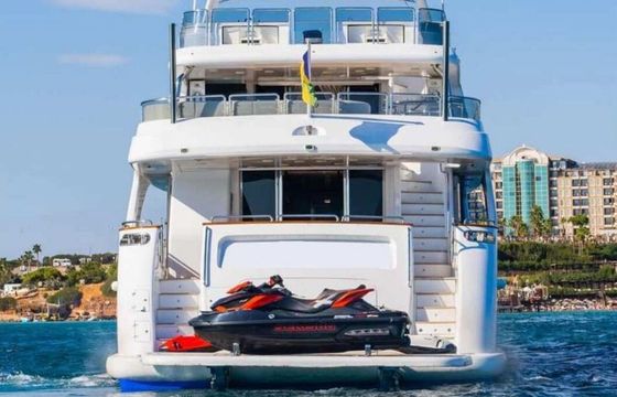 Motorboat Benetti Classic 115 1490hp