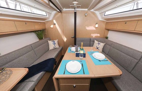 Sailboat Bavaria Yachtbau Bavaria Cruiser 37 Style 11m