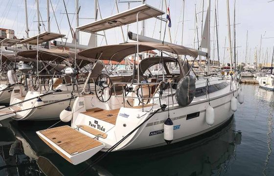 Sailboat Bavaria Yachtbau Bavaria Cruiser 37 Style 11m