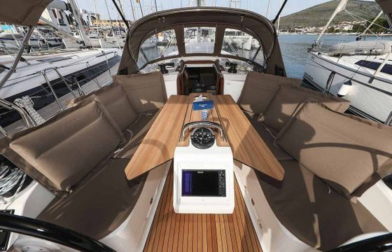 Sailboat Bavaria Yachtbau Bavaria Cruiser 37 Style 11m