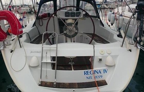 Sailboat Jeanneau Sun Odyssey 32i 9.6m