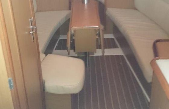Sailboat Jeanneau Sun Odyssey 32i 9.6m
