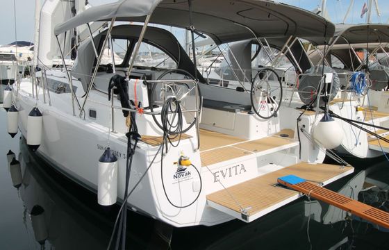 Sailboat Jeanneau Sun Odyssey 380 11m