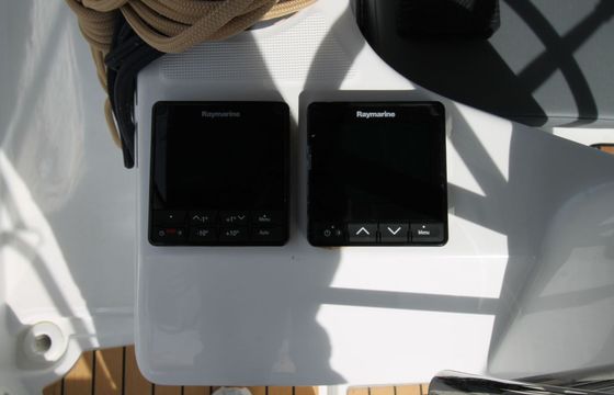 Sailboat Jeanneau Sun Odyssey 380 11m